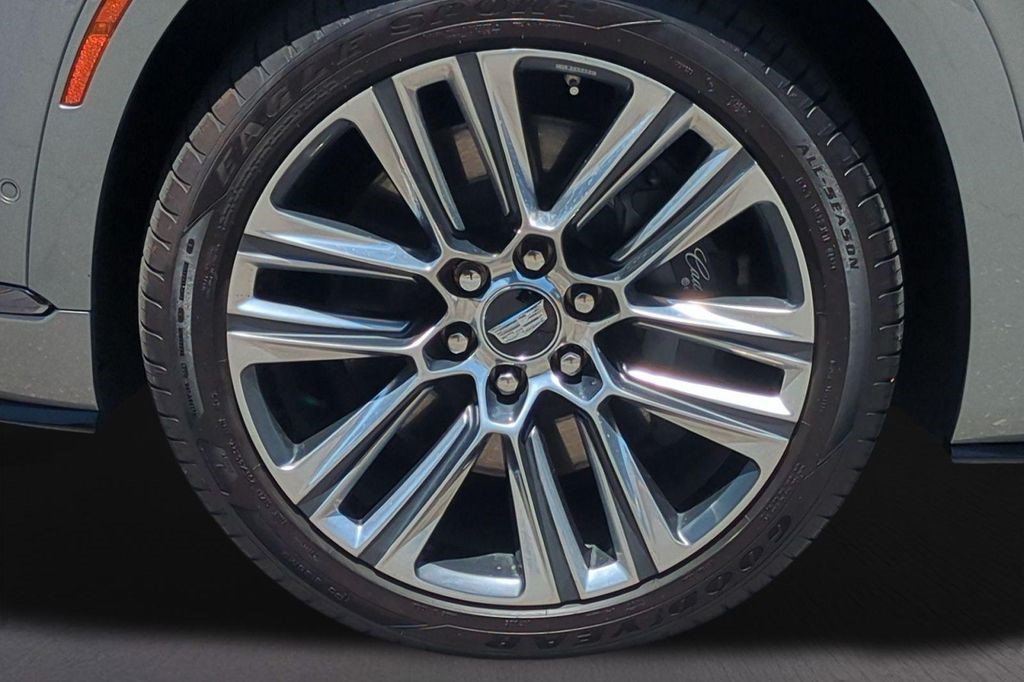 Certified 2026 Cadillac Vistiq Premium Luxury w/ LPO, Floor Liner Package AWD/4WD image 18
