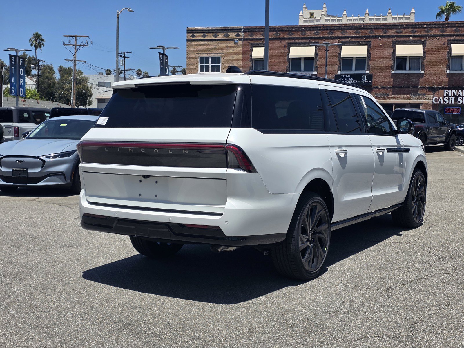New 2027 Lincoln Navigator L Reserve w/ Jet Appearance Package AWD/4WD image 4
