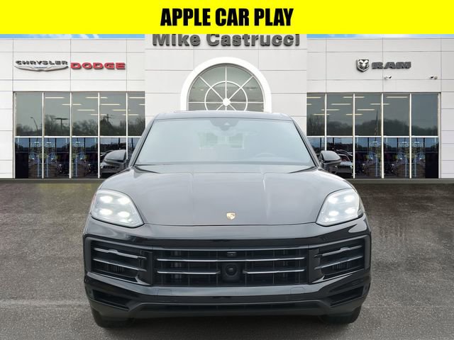 Used 2024 Porsche Cayenne image 2