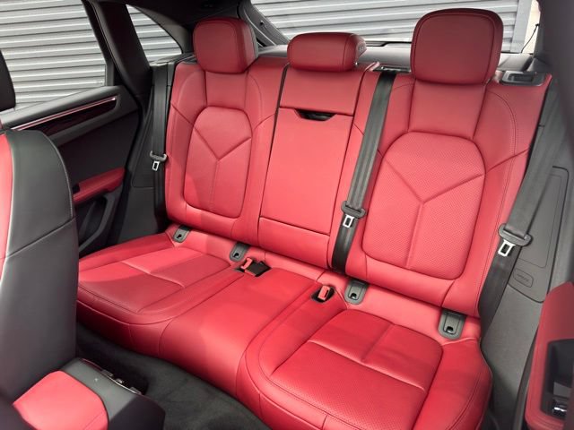 New 2026 Porsche Macan AWD/4WD image 33