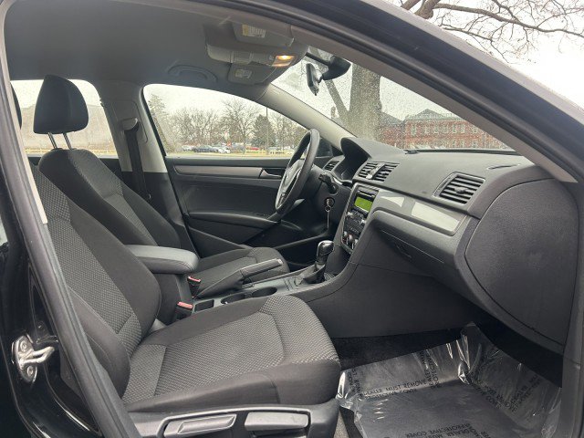 Used 2015 Volkswagen Passat 1.8T S image 26