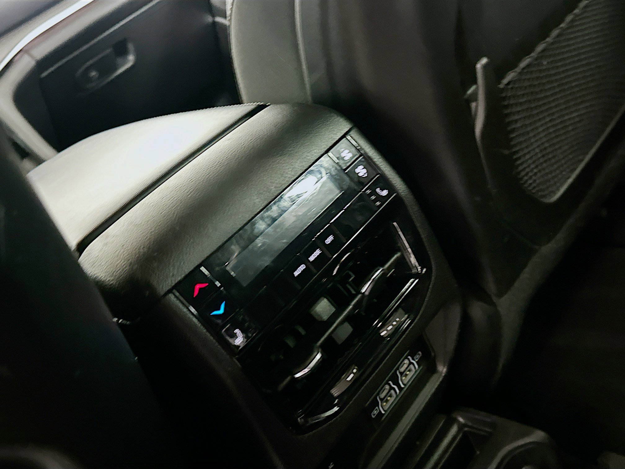Used 2023 Jeep Grand Cherokee L Limited w/ Luxury Tech Group II RWD image 27