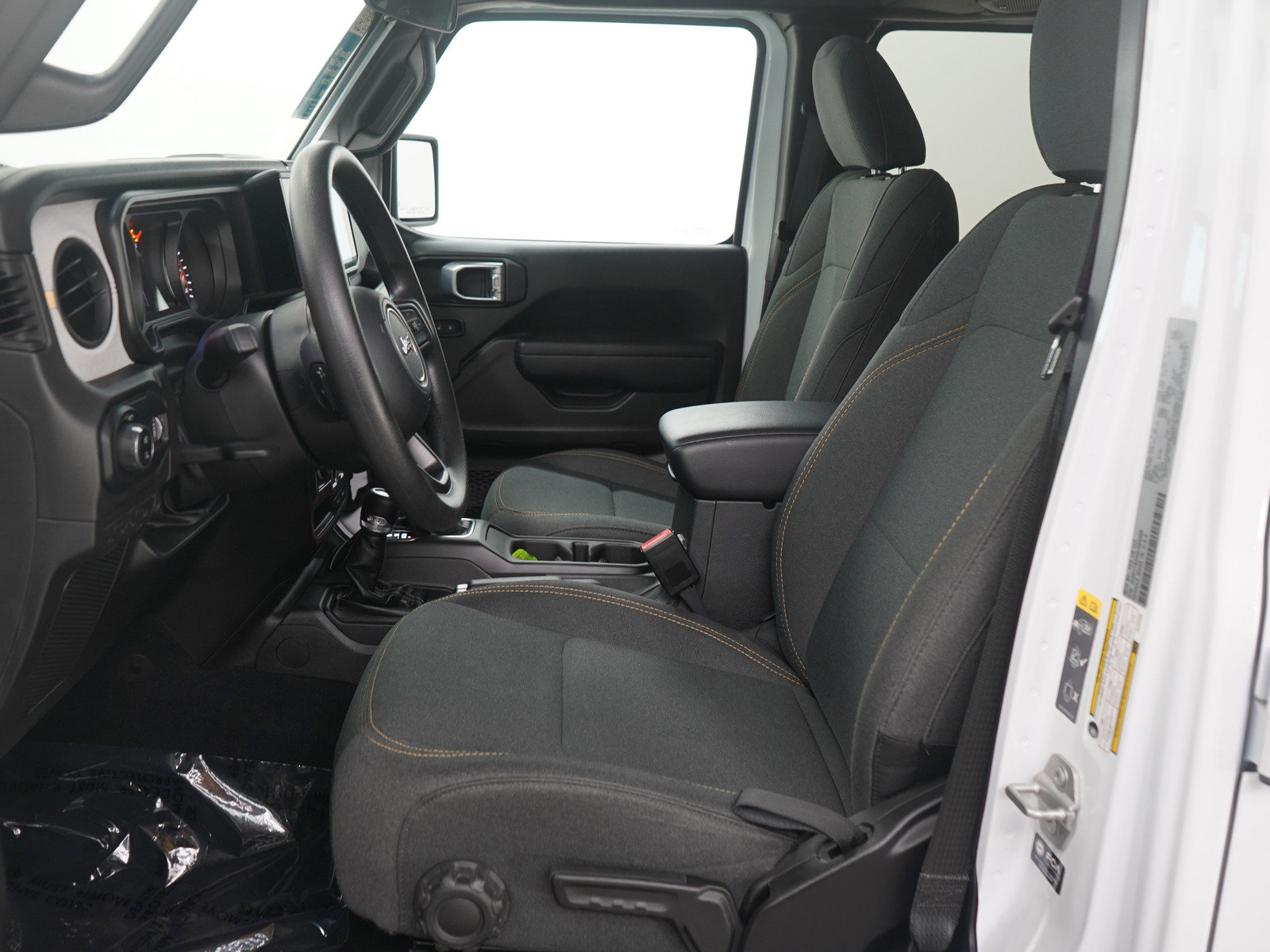 Used 2025 Jeep Gladiator Sport image 16