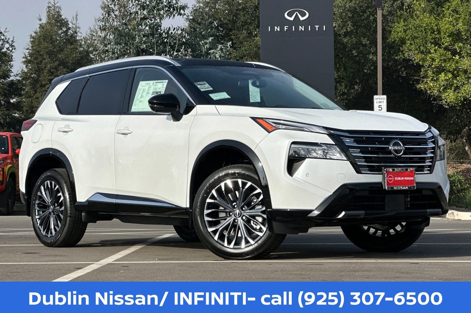 New 2026 Nissan Rogue Platinum w/ Tech Package AWD/4WD image 2