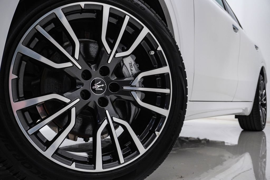 Certified 2025 Maserati Grecale GT AWD/4WD image 5