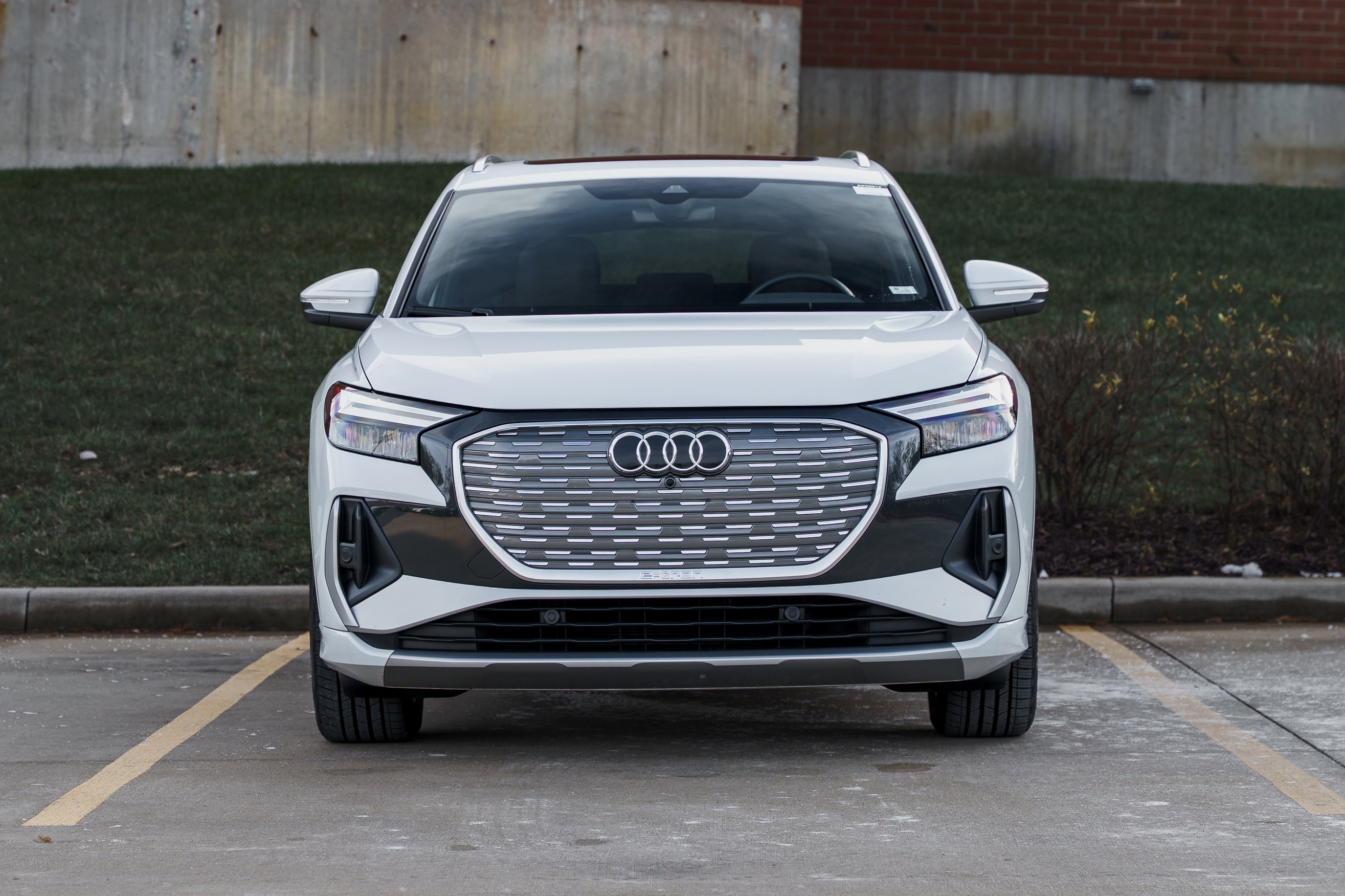 Used 2024 Audi Q4 e-tron Premium image 29