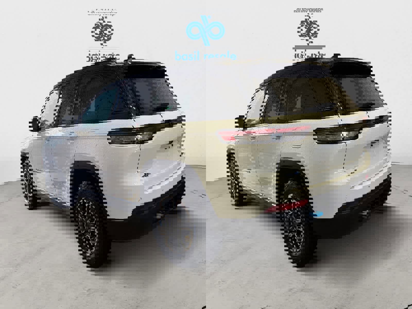 Used 2022 Jeep Grand Cherokee Trailhawk w/ Luxury Tech Group III image 3