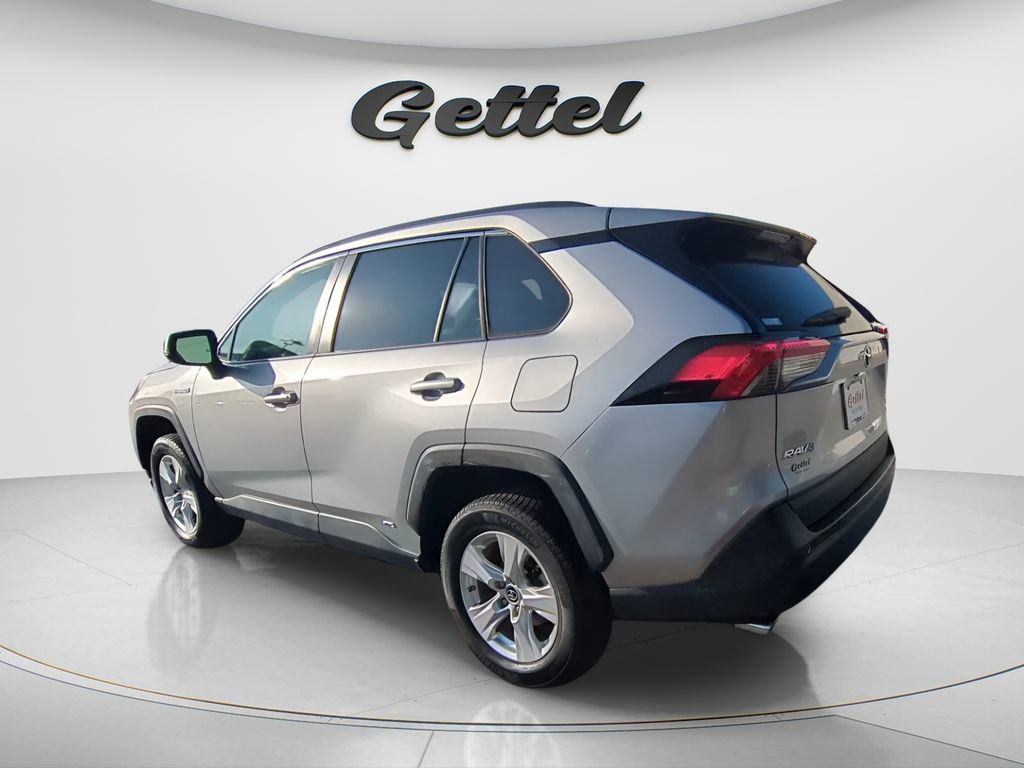 Used 2019 Toyota RAV4 XLE w/ Convenience Package image 3