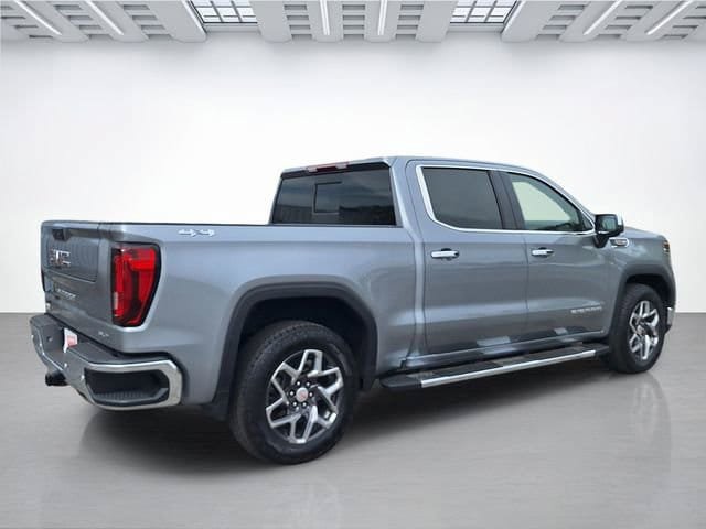 Used 2023 GMC Sierra 1500 SLT w/ SLT Premium Plus Package AWD/4WD image 4