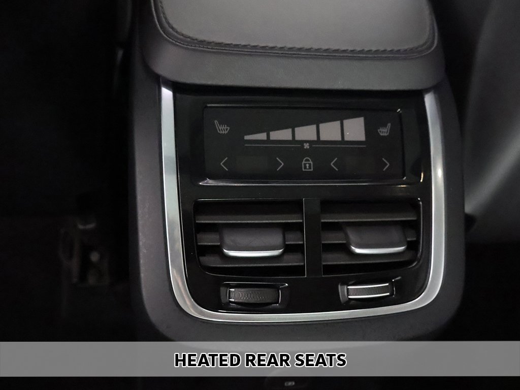 Used 2024 Volvo XC90 T8 Plus w/ Protection Package Premier image 10