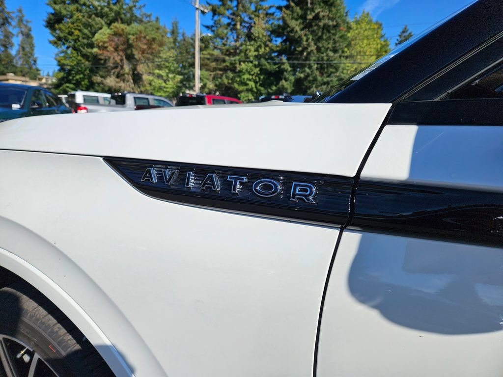 New 2026 Lincoln Aviator Black Label w/ Jet Appearance Package AWD/4WD image 11