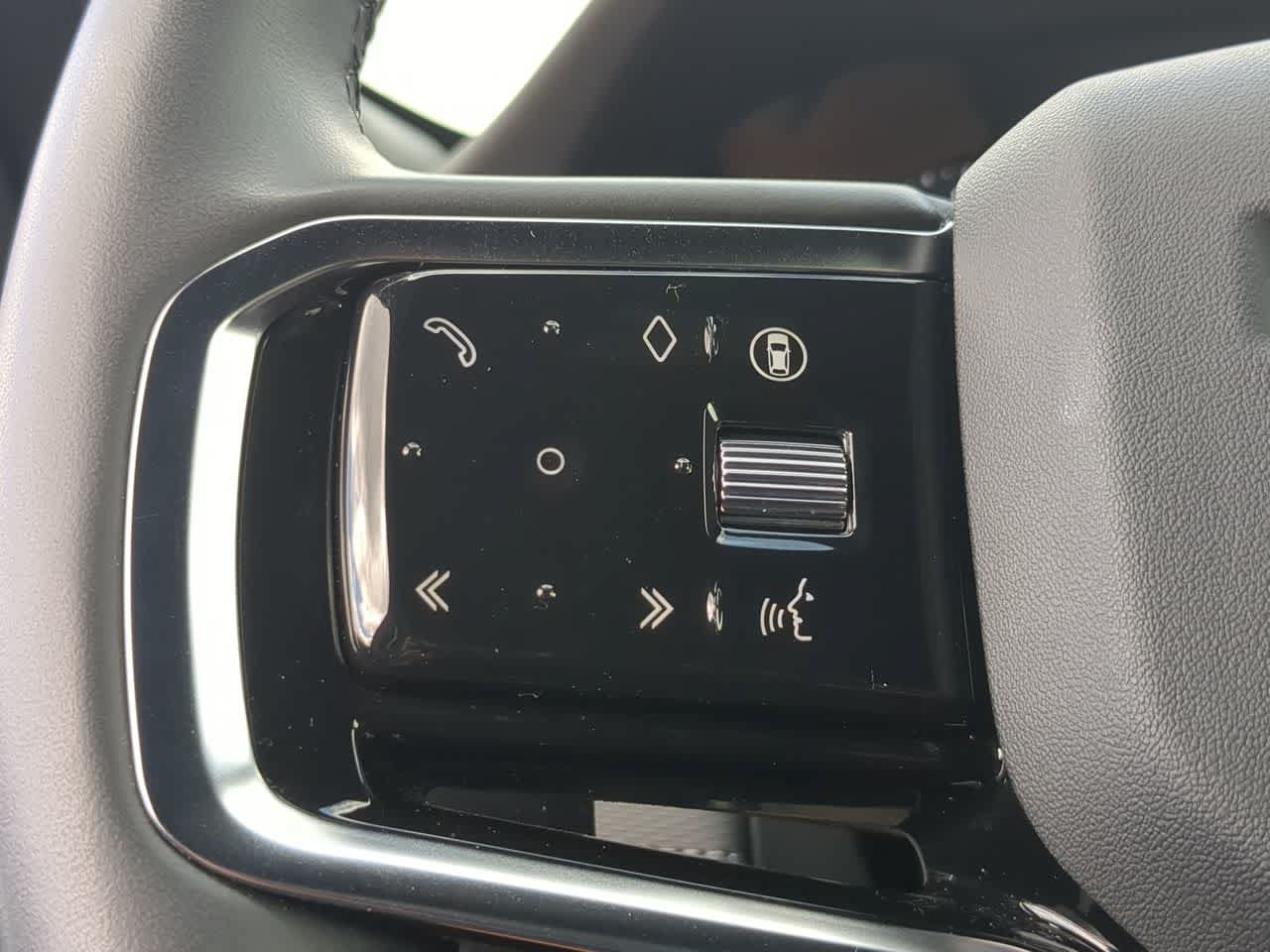 Certified 2025 Land Rover Discovery Sport Dynamic SE AWD/4WD image 24