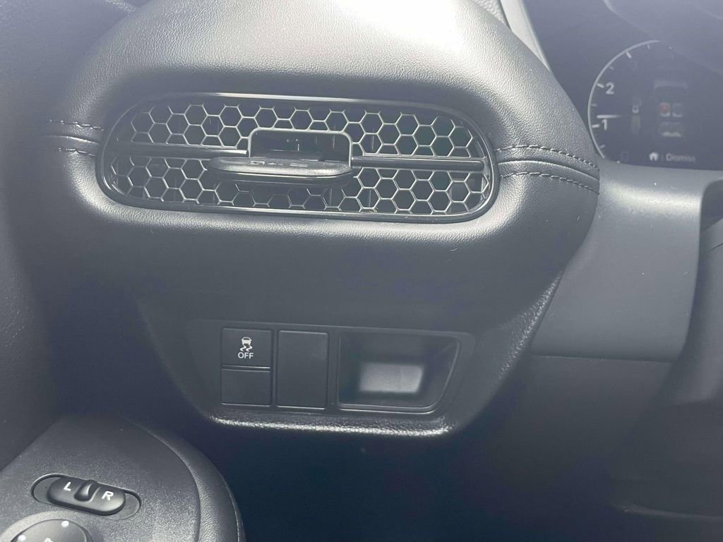 Certified 2025 Honda HR-V LX image 19