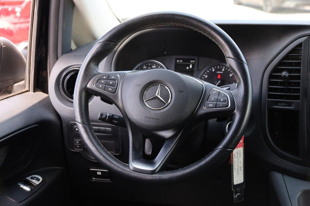 Used 2023 Mercedes-Benz Metris Passenger image 23