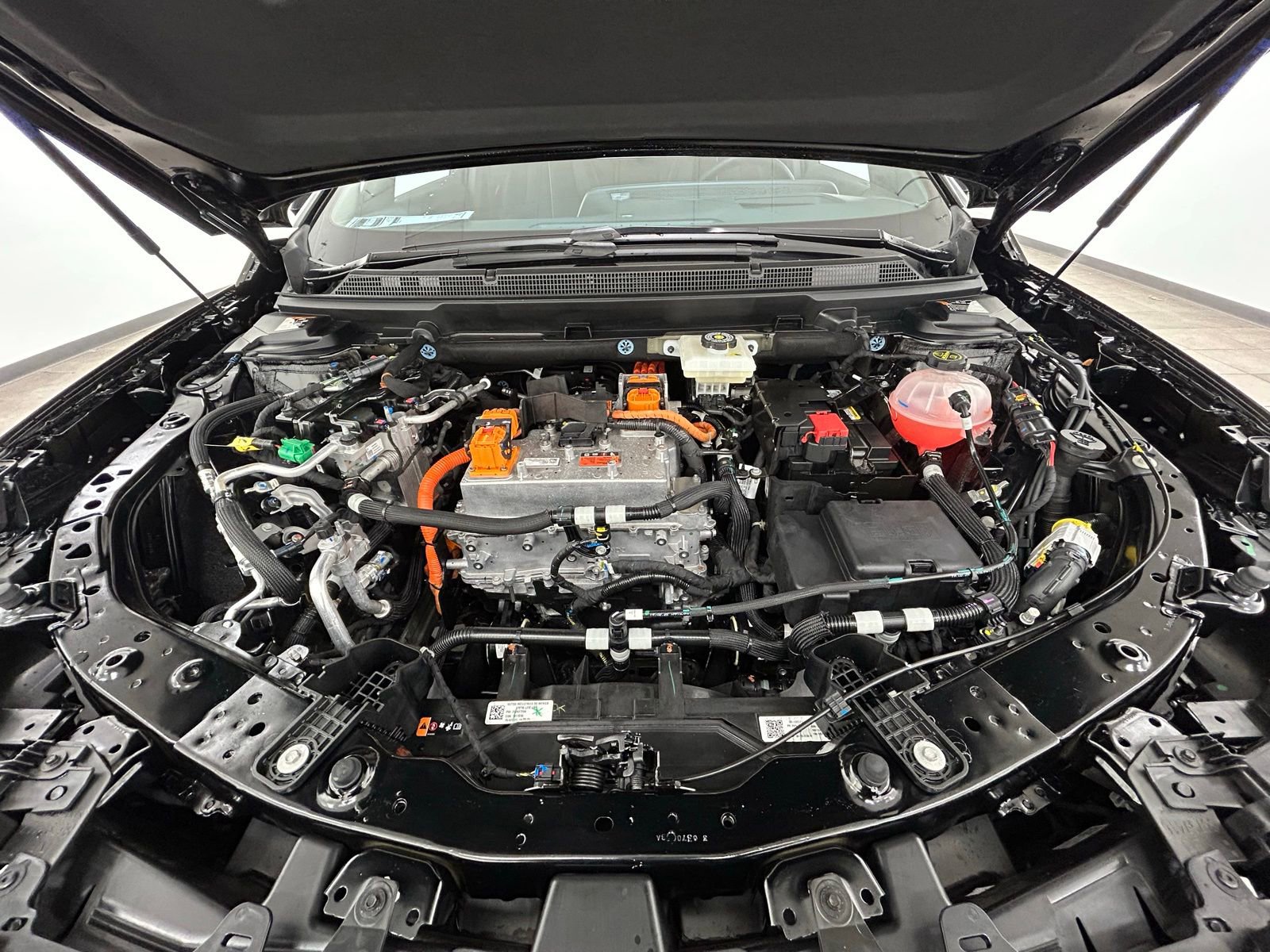 Used 2025 Cadillac Optiq Sport 2 w/ LPO, Floor Liner Package image 43