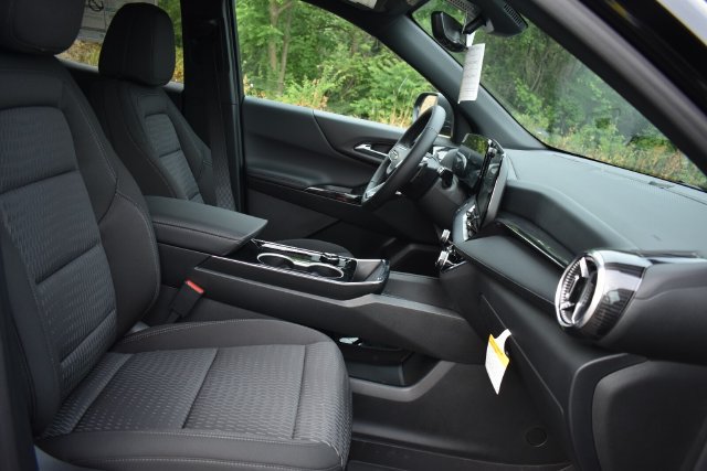 New 2027 Chevrolet Equinox LT w/ Safety and Technology Package AWD/4WD image 14