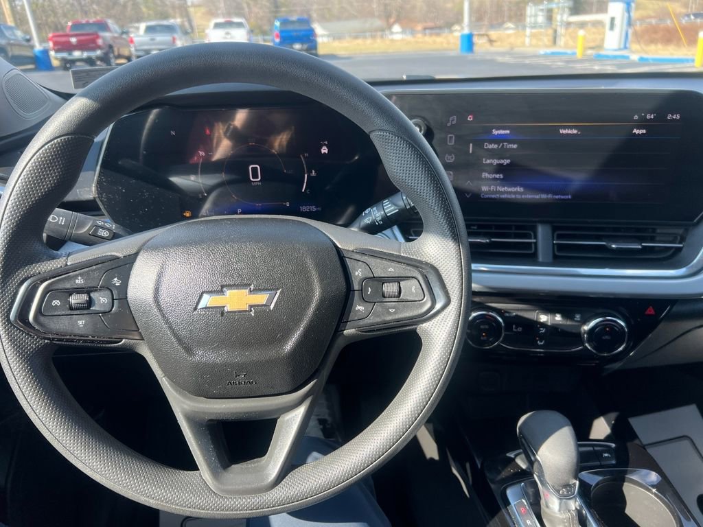 Used 2024 Chevrolet Trax LT image 15