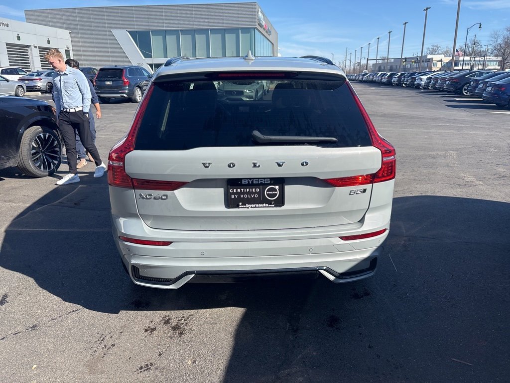 Certified 2025 Volvo XC60 B5 Plus image 3