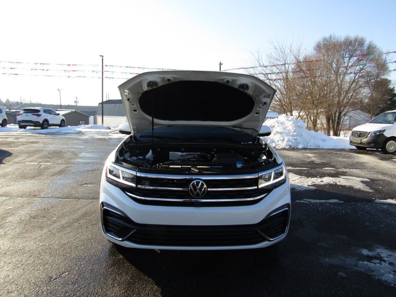 Used 2021 Volkswagen Atlas Cross Sport SEL Premium R-Line image 31