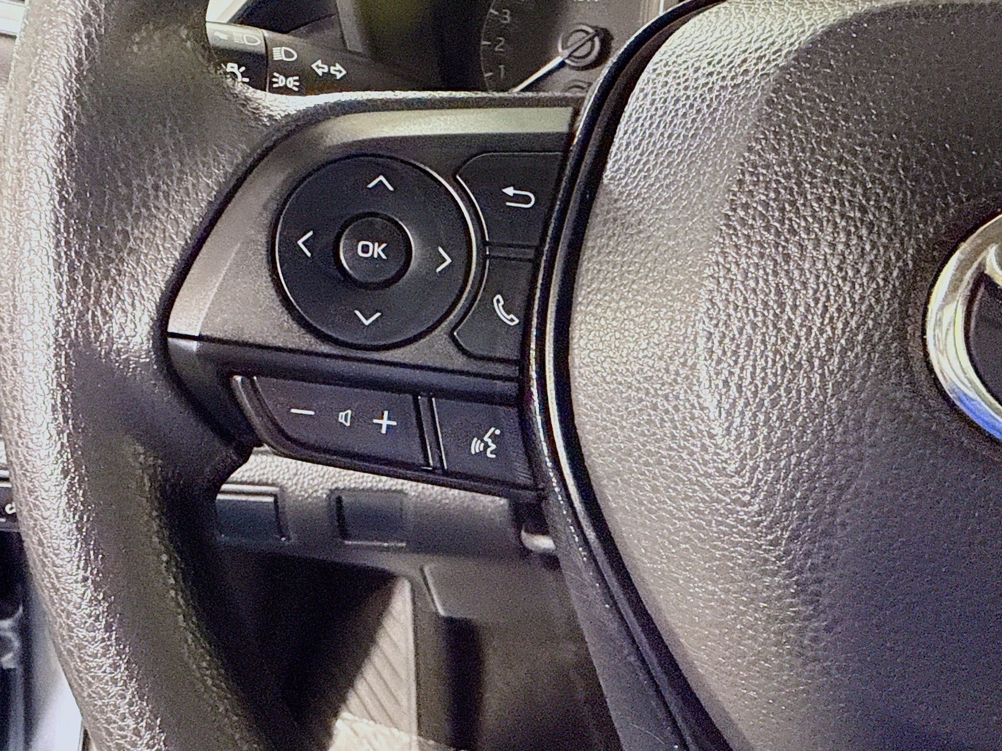 Used 2022 Toyota Corolla LE FWD image 14