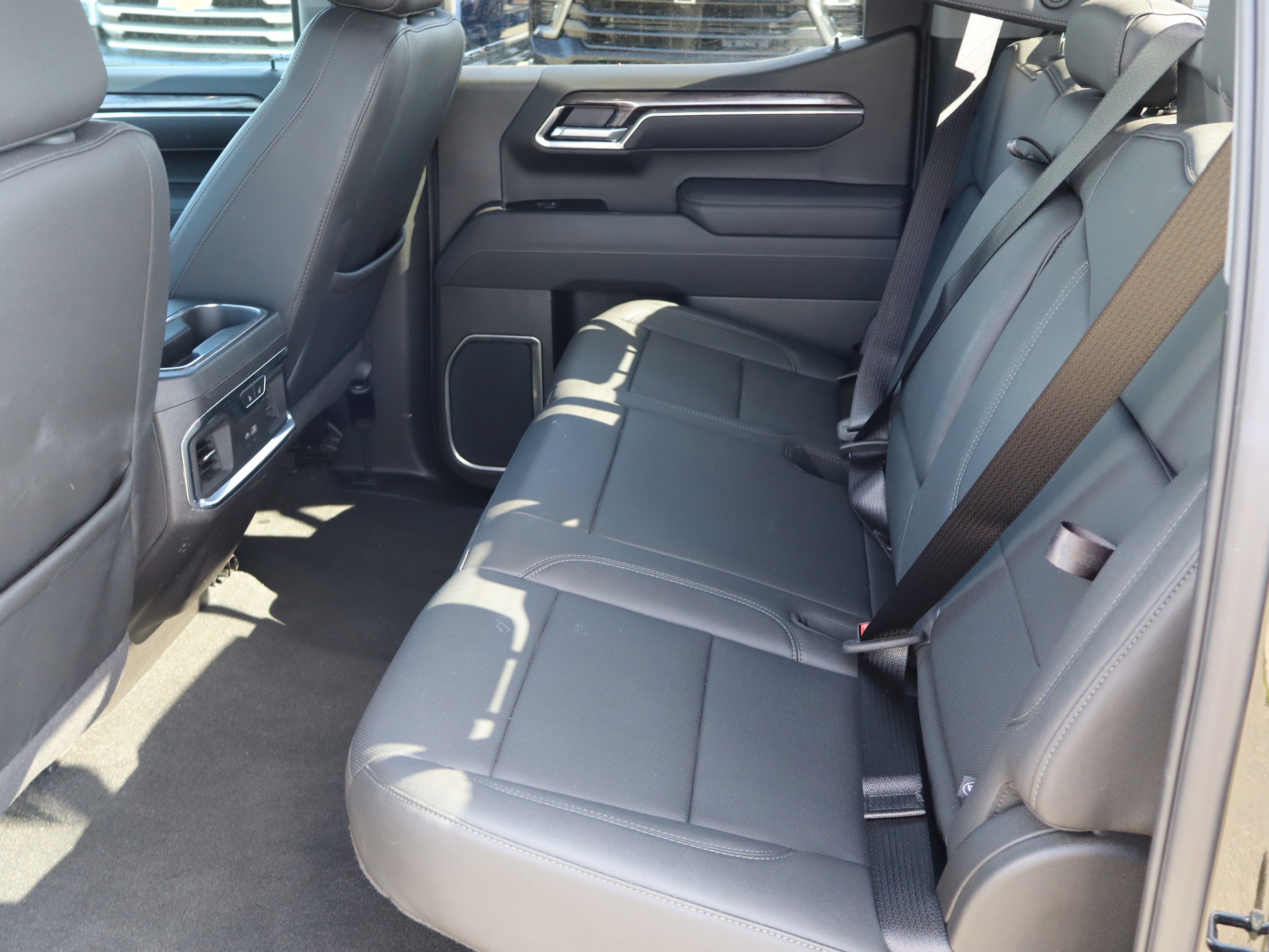 Certified 2025 Chevrolet Silverado 1500 LTZ w/ LTZ Premium Package image 32