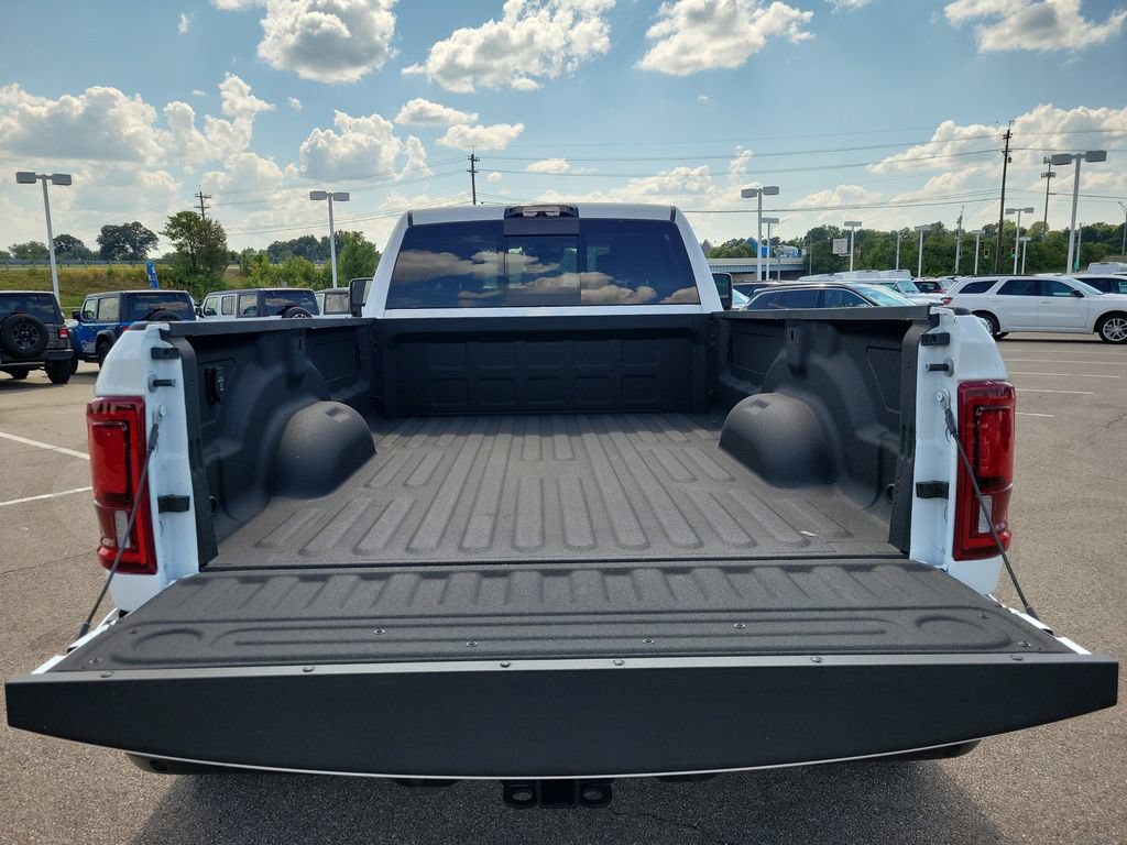 New 2026 RAM 3500 Laramie AWD/4WD image 6