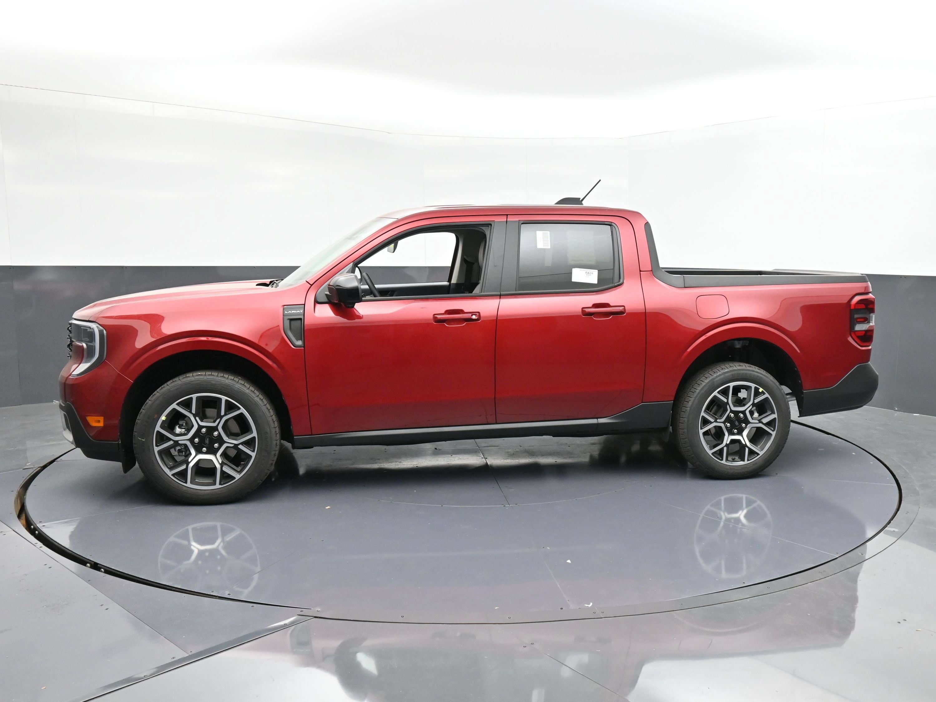 Used 2025 Ford Maverick Lariat AWD/4WD image 5
