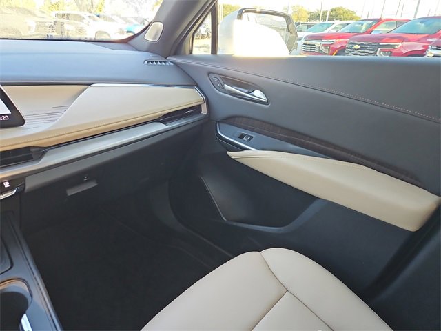 Used 2025 Cadillac XT4 Premium Luxury w/ Cold Weather Package image 10