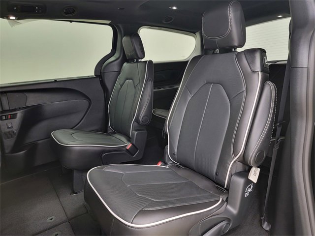 New 2026 Chrysler Pacifica Limited w/ S Appearance Package image 16