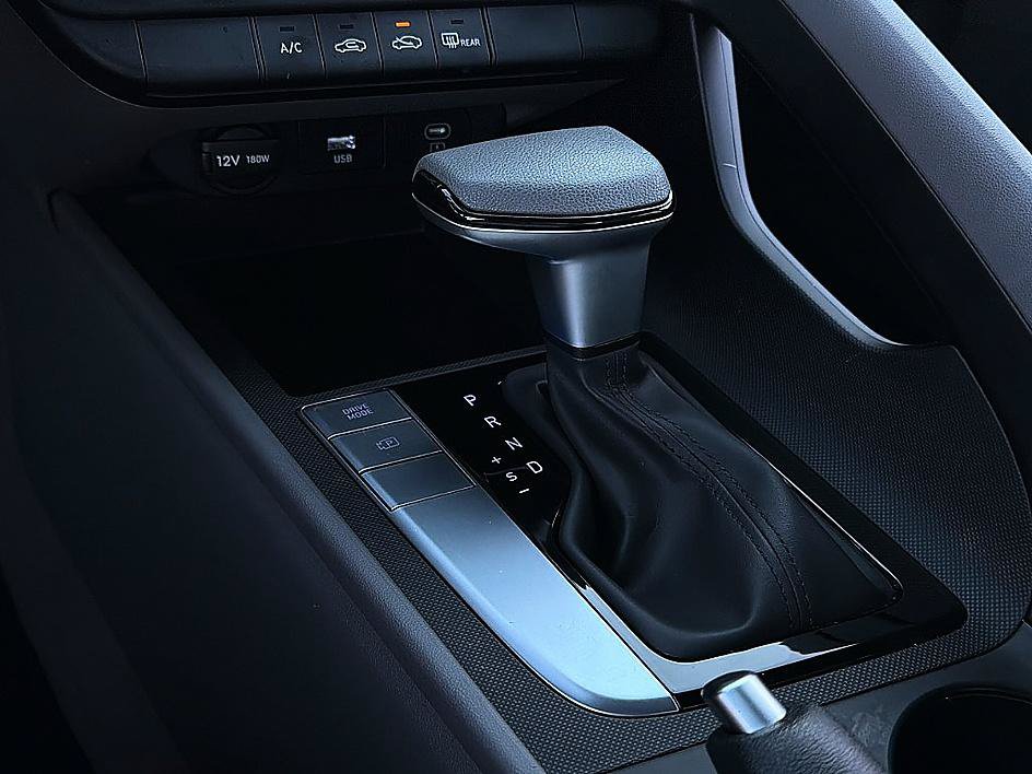 Certified 2024 Hyundai Elantra SE FWD image 15