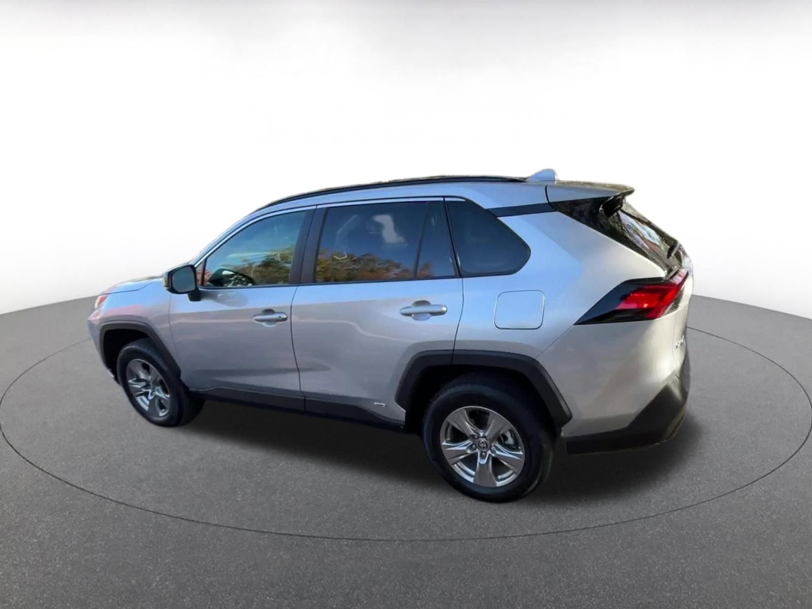 Used 2025 Toyota RAV4 LE image 10