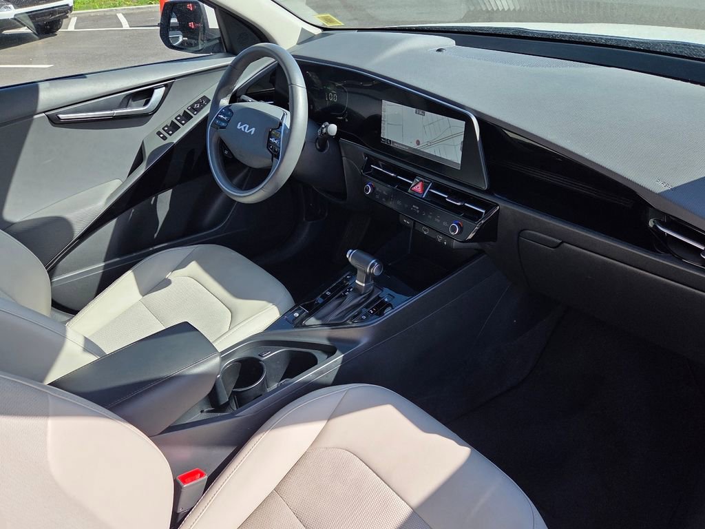 Used 2023 Kia Niro EX FWD image 26