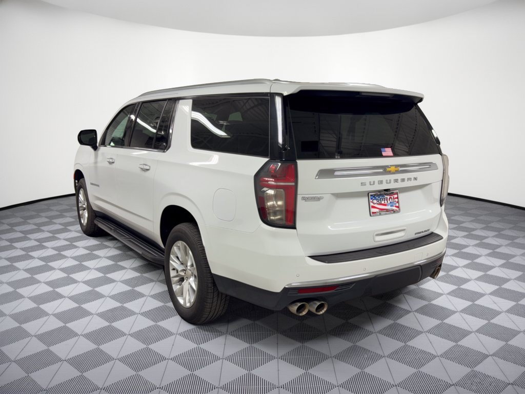 Used 2024 Chevrolet Suburban Premier RWD image 3