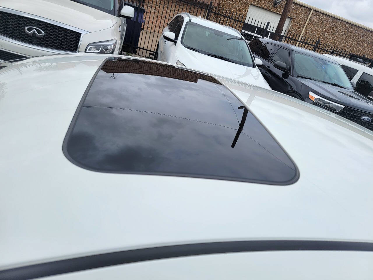 Used 2015 Nissan Altima 2.5 SL w/ Technology Package FWD image 9