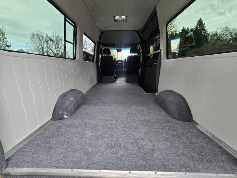 Used 2017 Mercedes-Benz Sprinter 2500 image 16