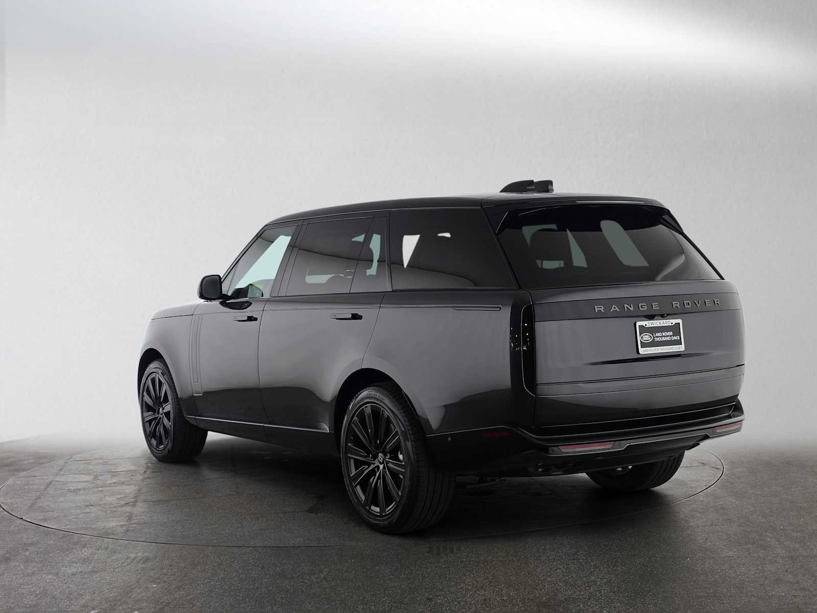 New 2027 Land Rover Range Rover Long Wheelbase SE AWD/4WD image 3