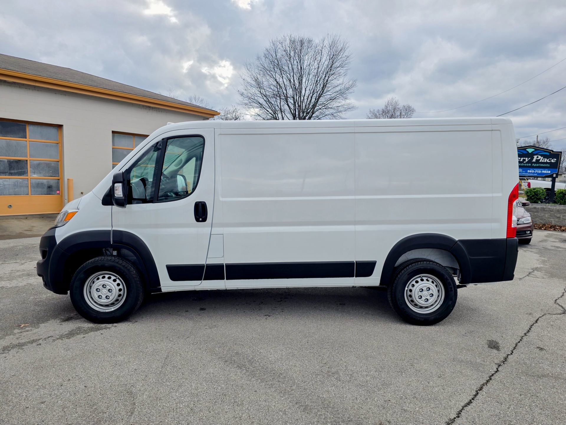 Used 2024 RAM ProMaster 3500 w/ Convenience Group image 4