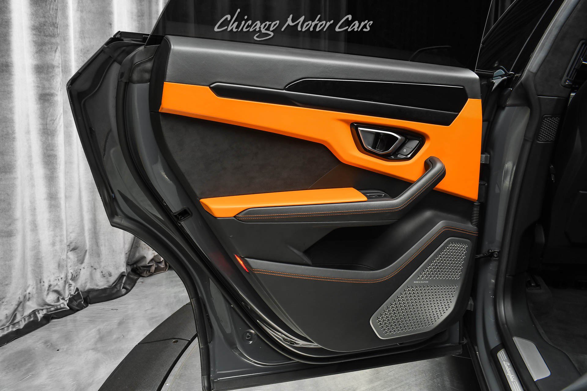 Used 2021 Lamborghini Urus AWD/4WD image 36