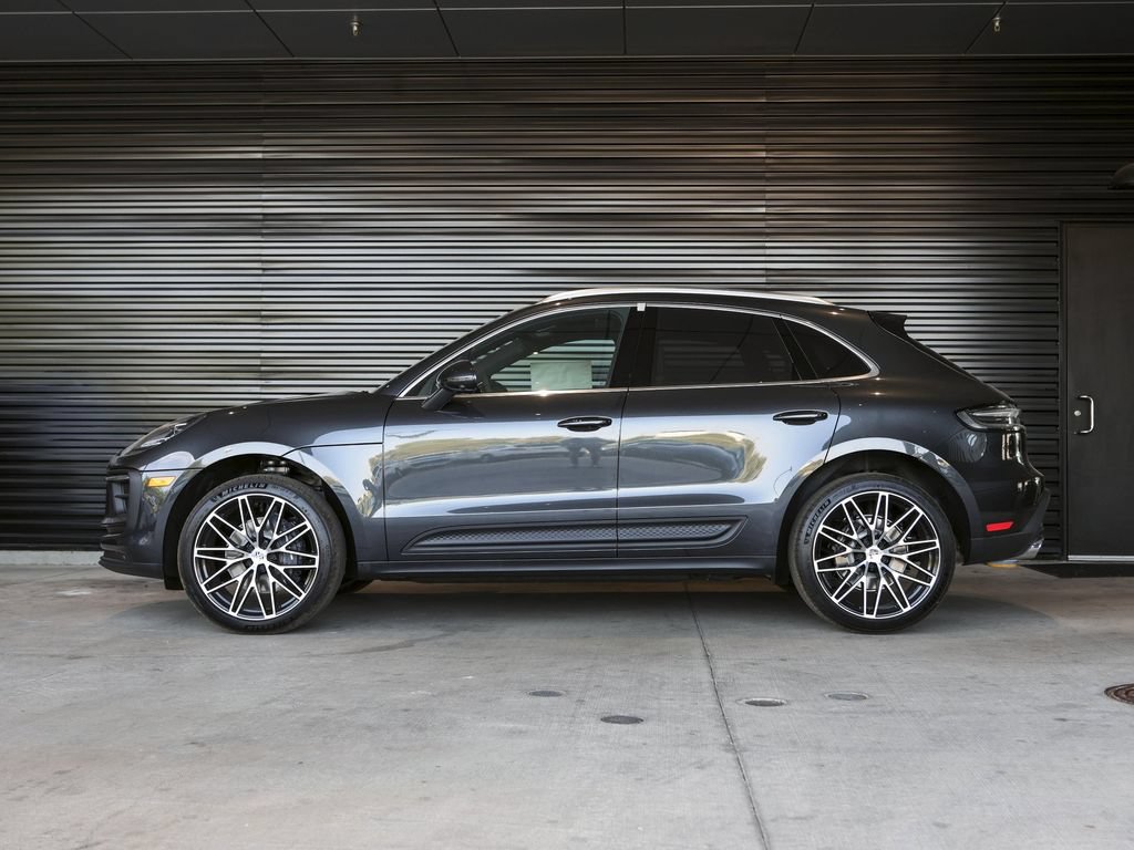 Certified 2026 Porsche Macan AWD/4WD image 2