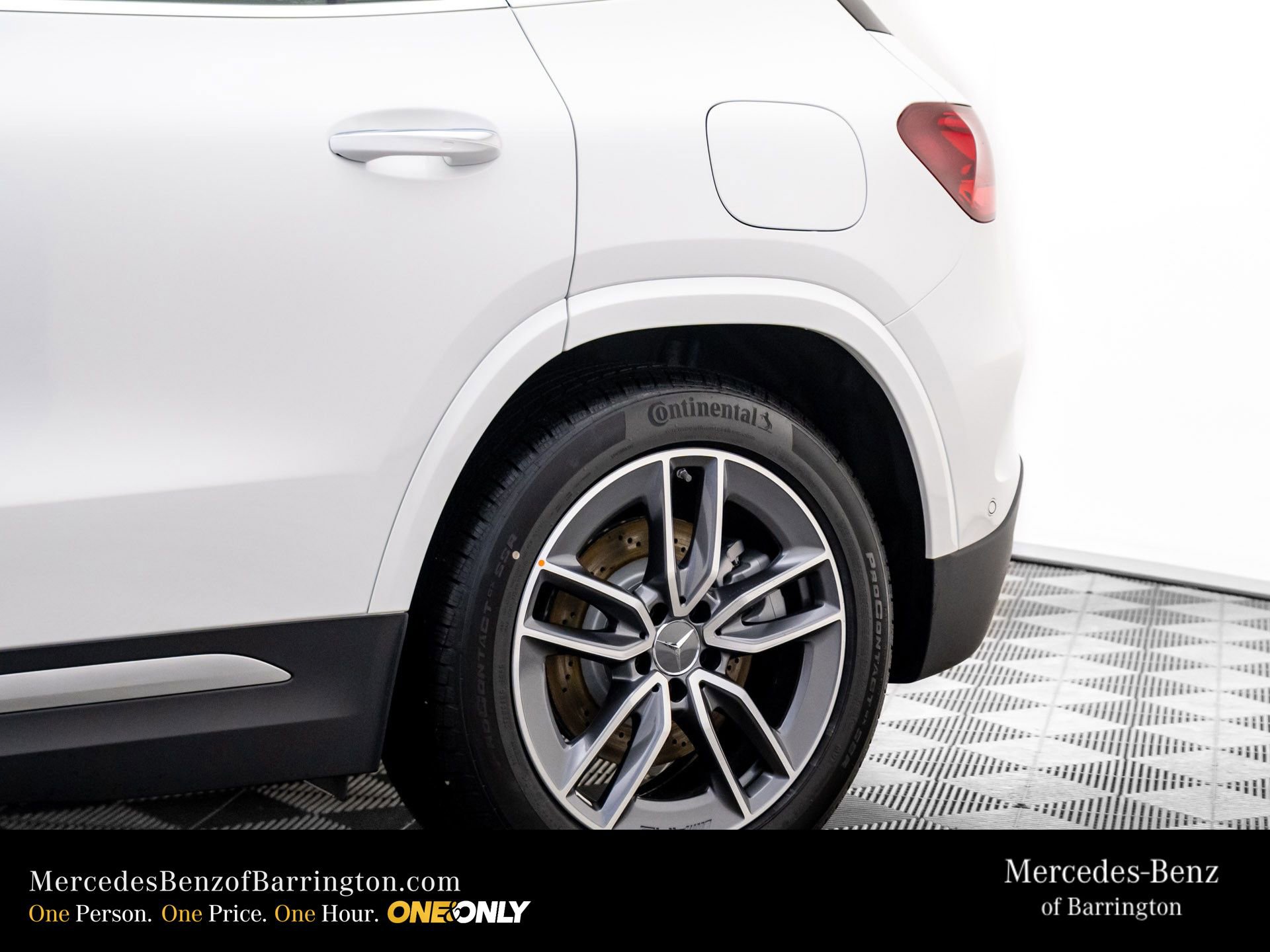 New 2026 Mercedes-Benz GLA 35 AMG 4MATIC image 35