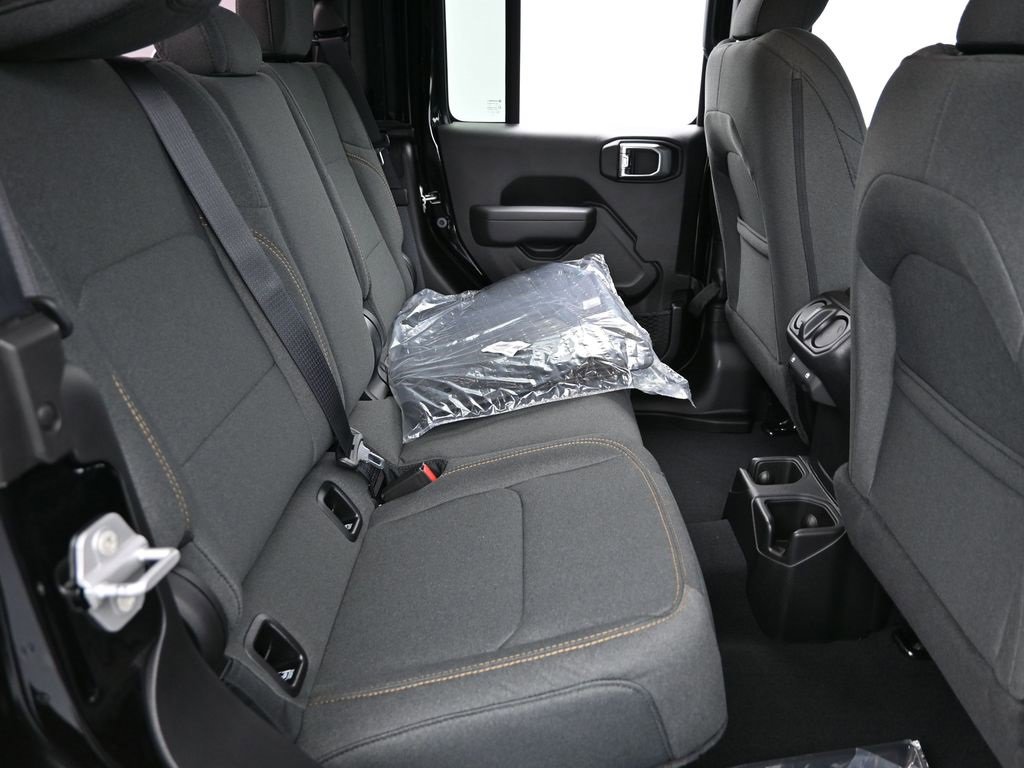 New 2025 Jeep Gladiator Sport image 15