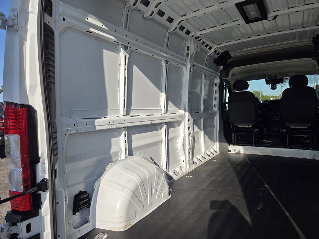 Used 2025 RAM ProMaster 2500 w/ Convenience Group FWD image 28