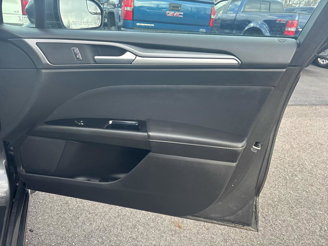 Used 2016 Ford Fusion SE image 6