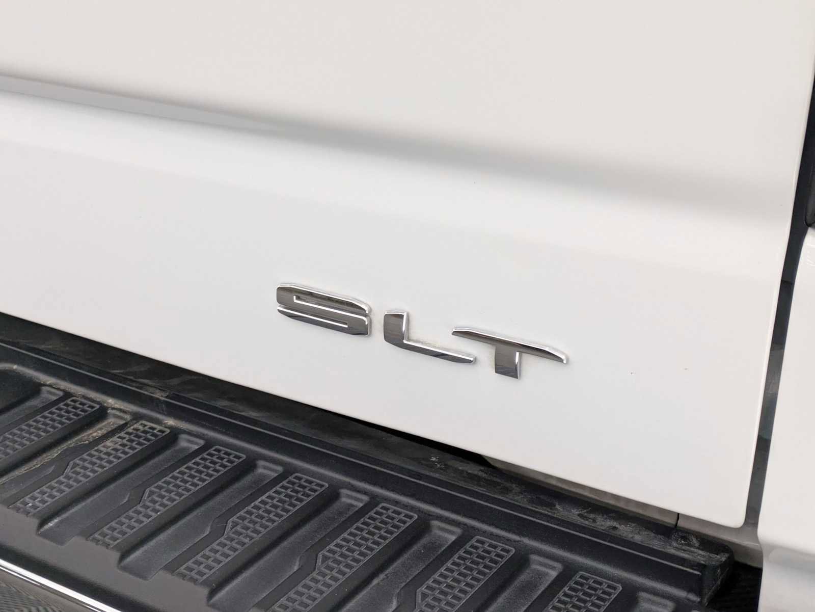 Used 2019 GMC Sierra 1500 SLT w/ SLT Convenience Package AWD/4WD image 11