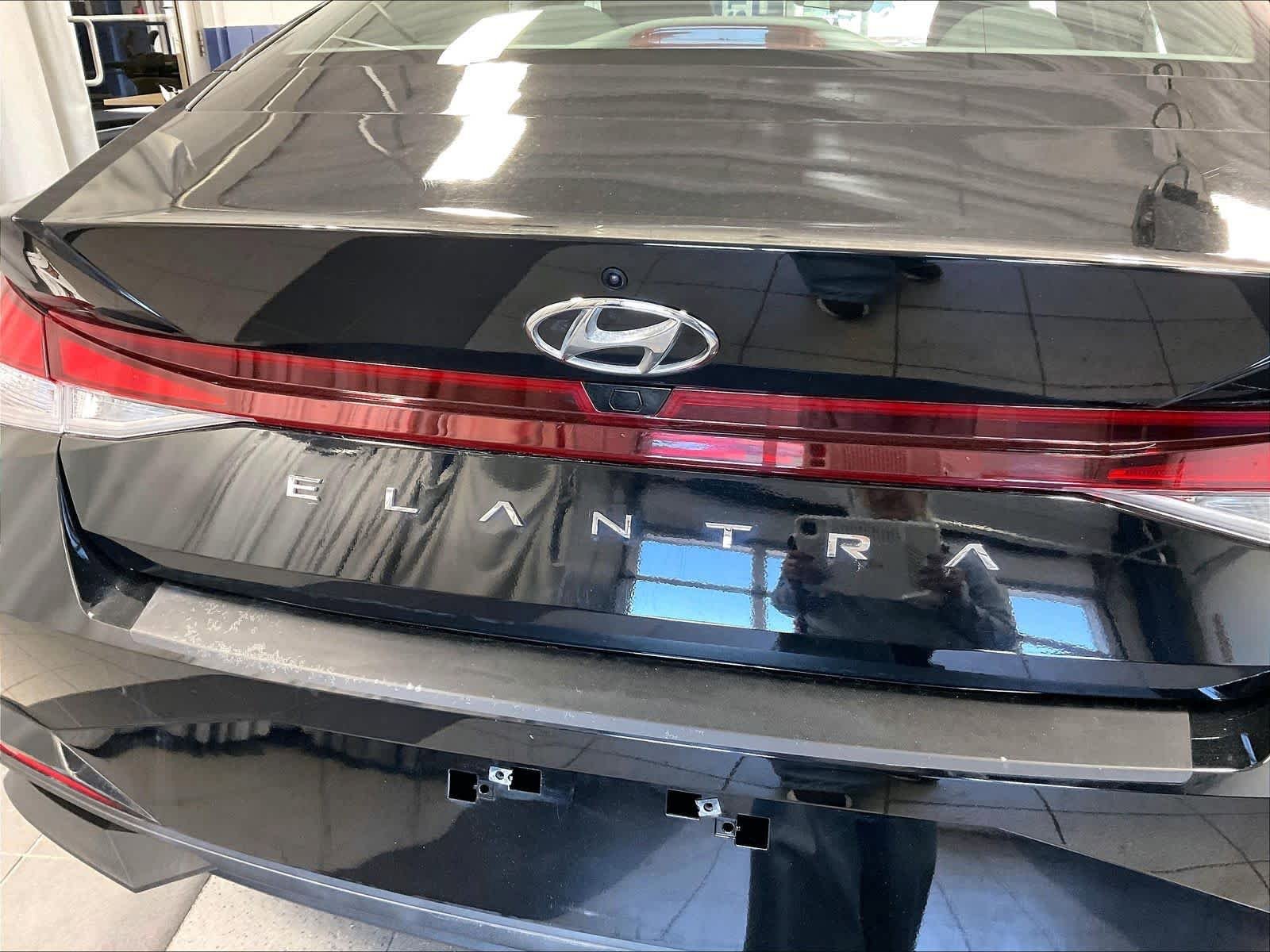 Used 2023 Hyundai Elantra SEL w/ Convenience Package FWD image 27