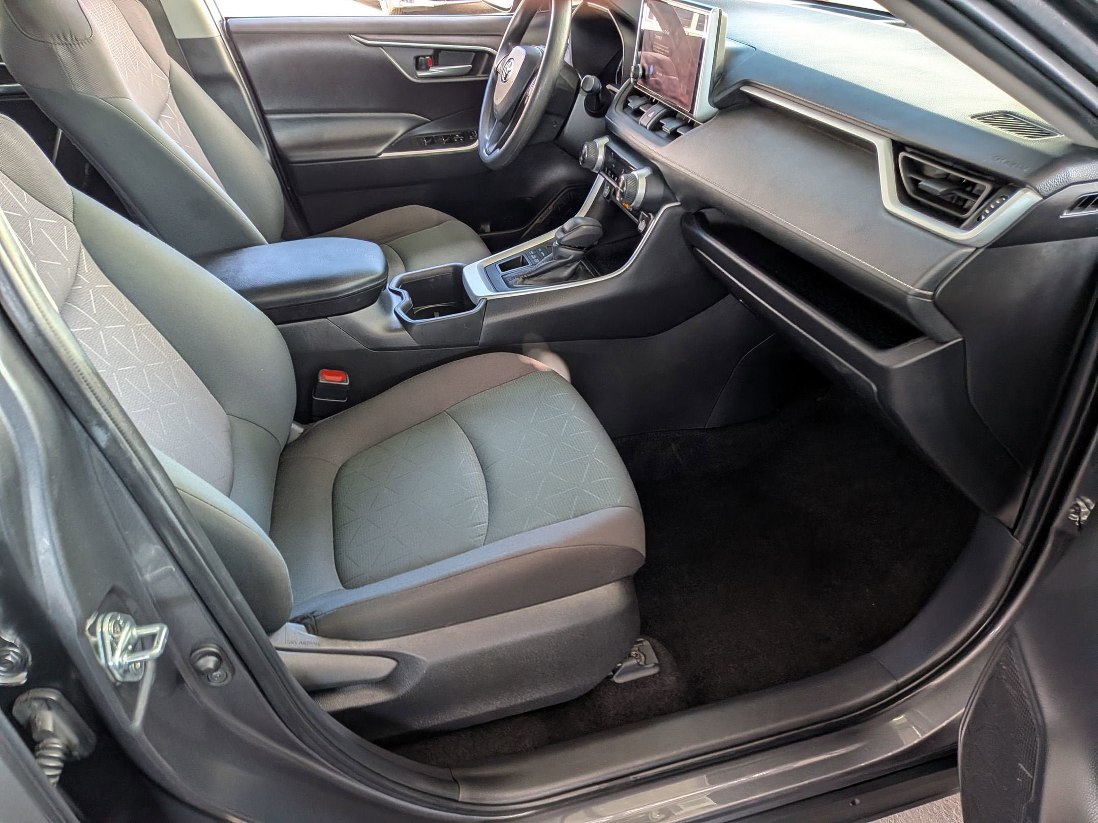 Certified 2024 Toyota RAV4 XLE AWD/4WD image 33