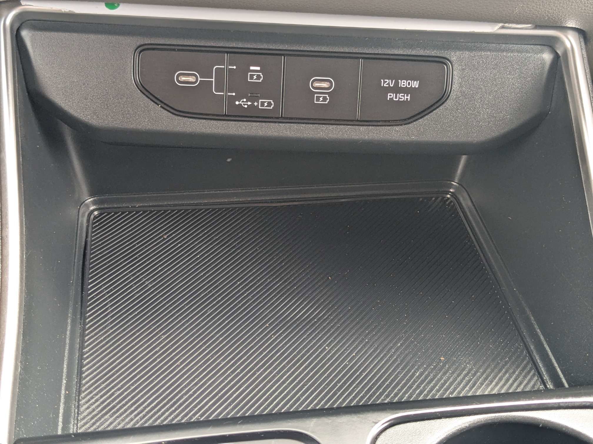 Used 2025 Kia Carnival FWD image 28