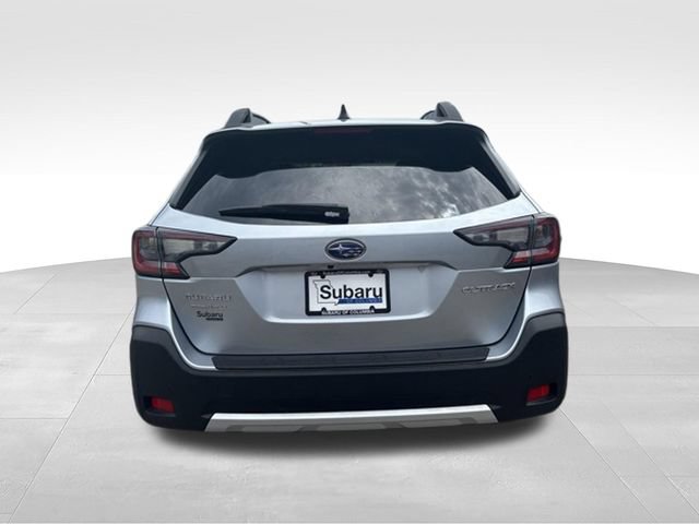 Used 2025 Subaru Outback Limited AWD/4WD image 6