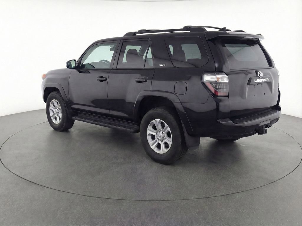 Used 2019 Toyota 4Runner SR5 image 3