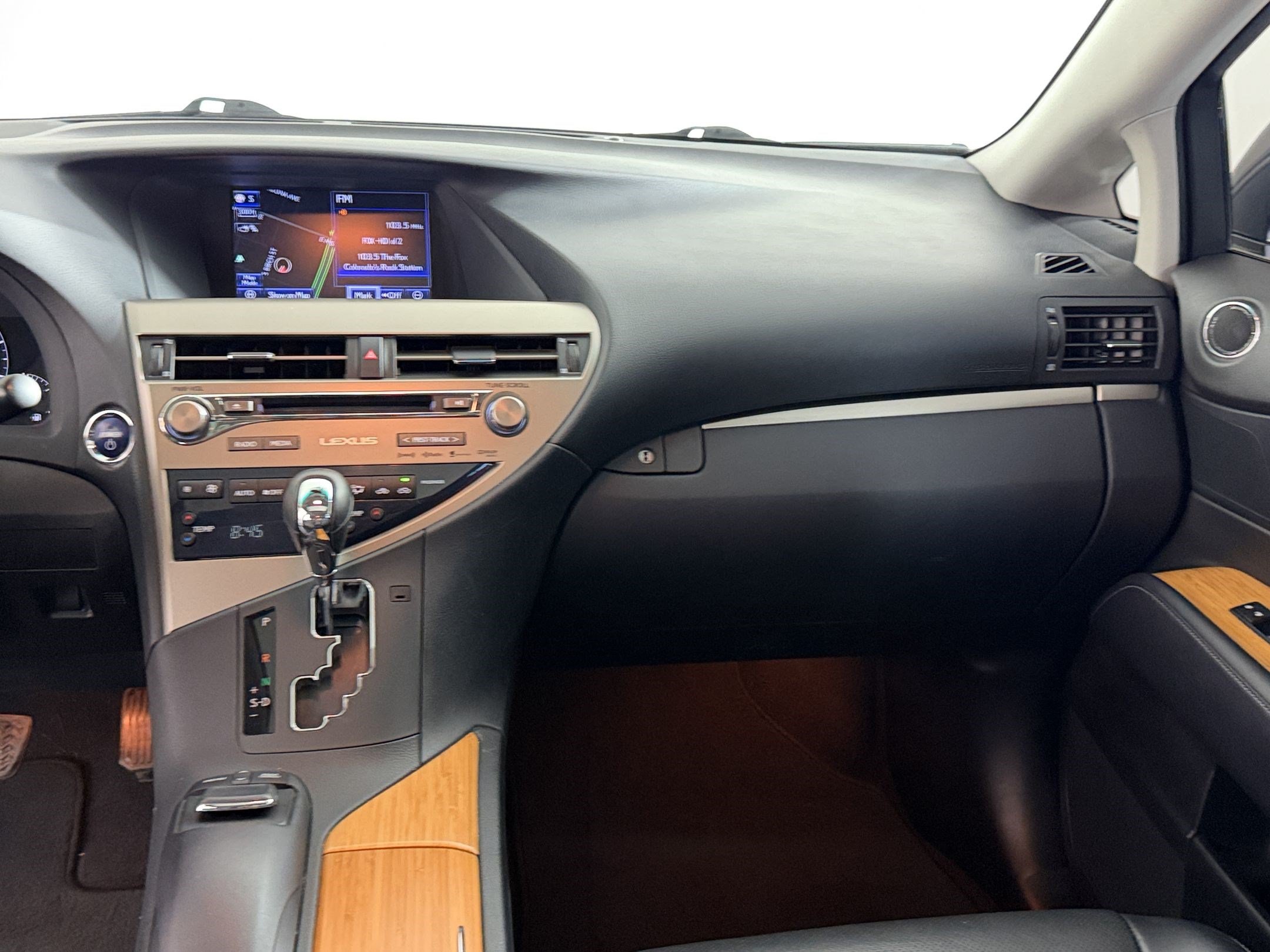 Used 2015 Lexus RX 450h AWD image 30
